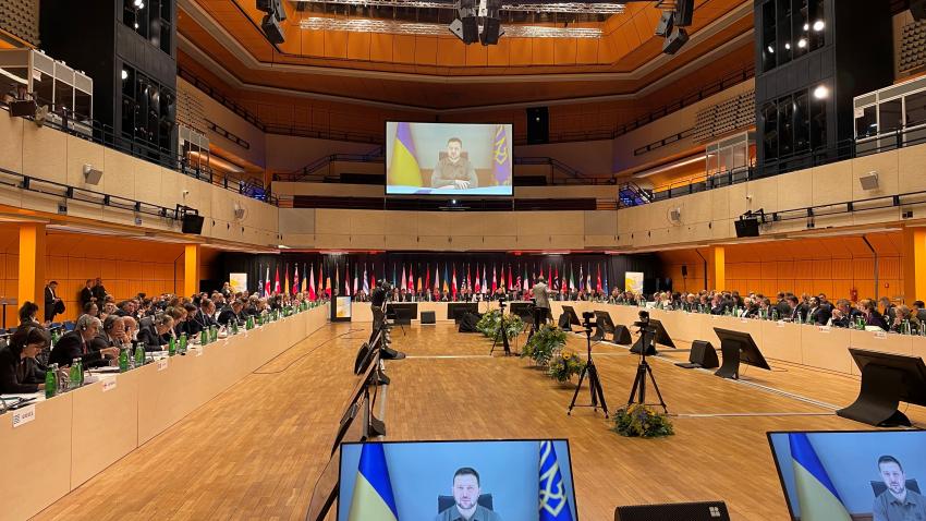 La conférence « Crimea platform » a réuni des représentants de haut niveau des parlements de plus de 40 États à Prague pour réaffirmer le soutien international à l'Ukraine. 