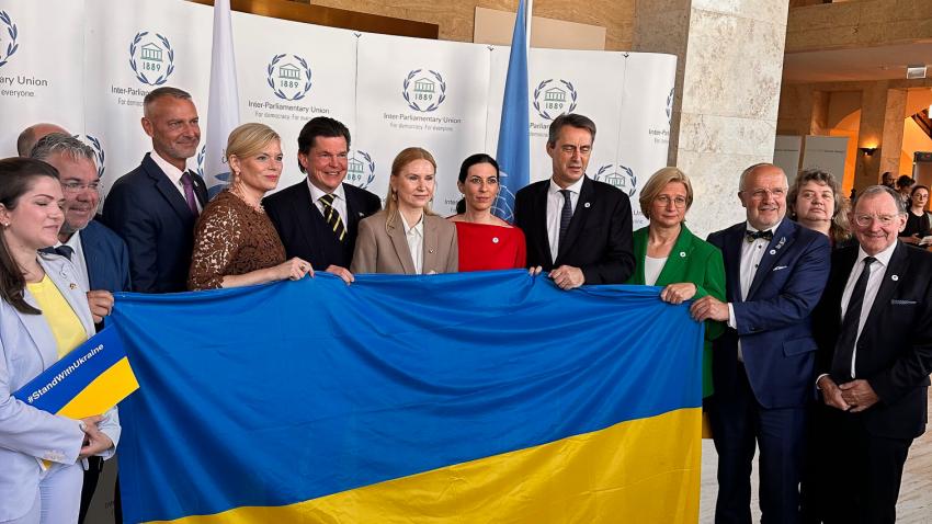 Walk-out : bon nombre de représentants de parlement avaient quitté la salle avec la Vice-Présidente de la Verkhovna Rada Olena Kondratiuk lors de l’intervention de la représentante du parlement russe Valentina Matviyenko.