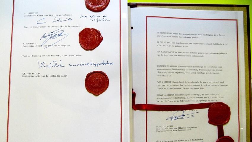 Acte authentique de l'Accord de Schengen avec sceau des Etats signataires
