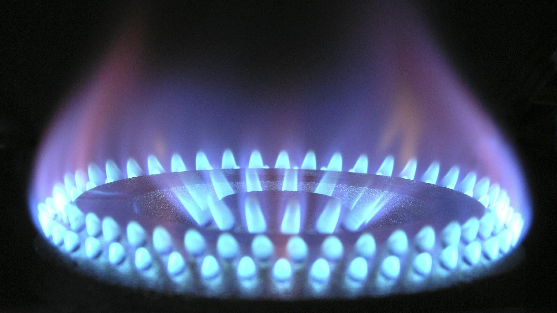 Flamme bleue produite par du gaz