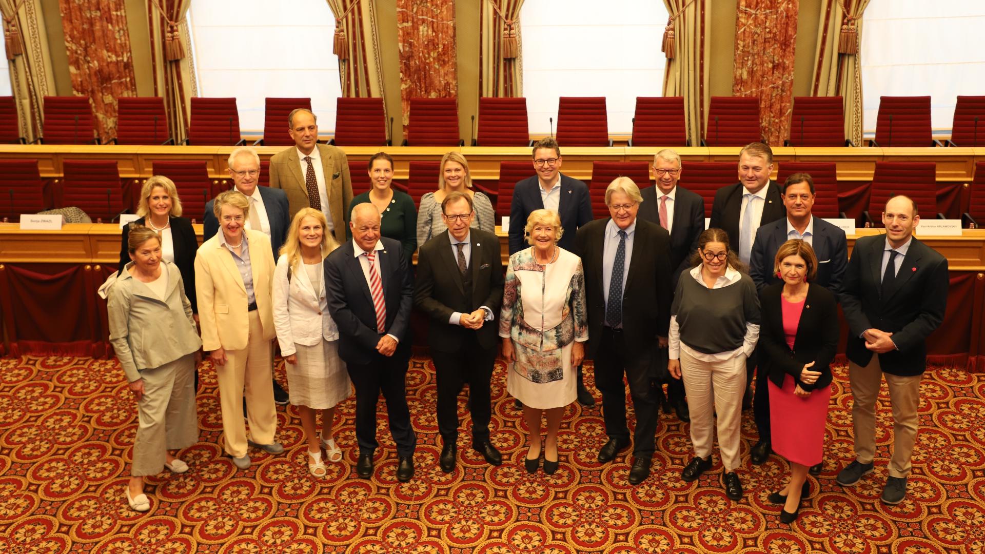 La délégation du Conseil fédéral d'Autriche avec les députés luxembourgeois membres de la Commission des Affaires étrangères et européennes