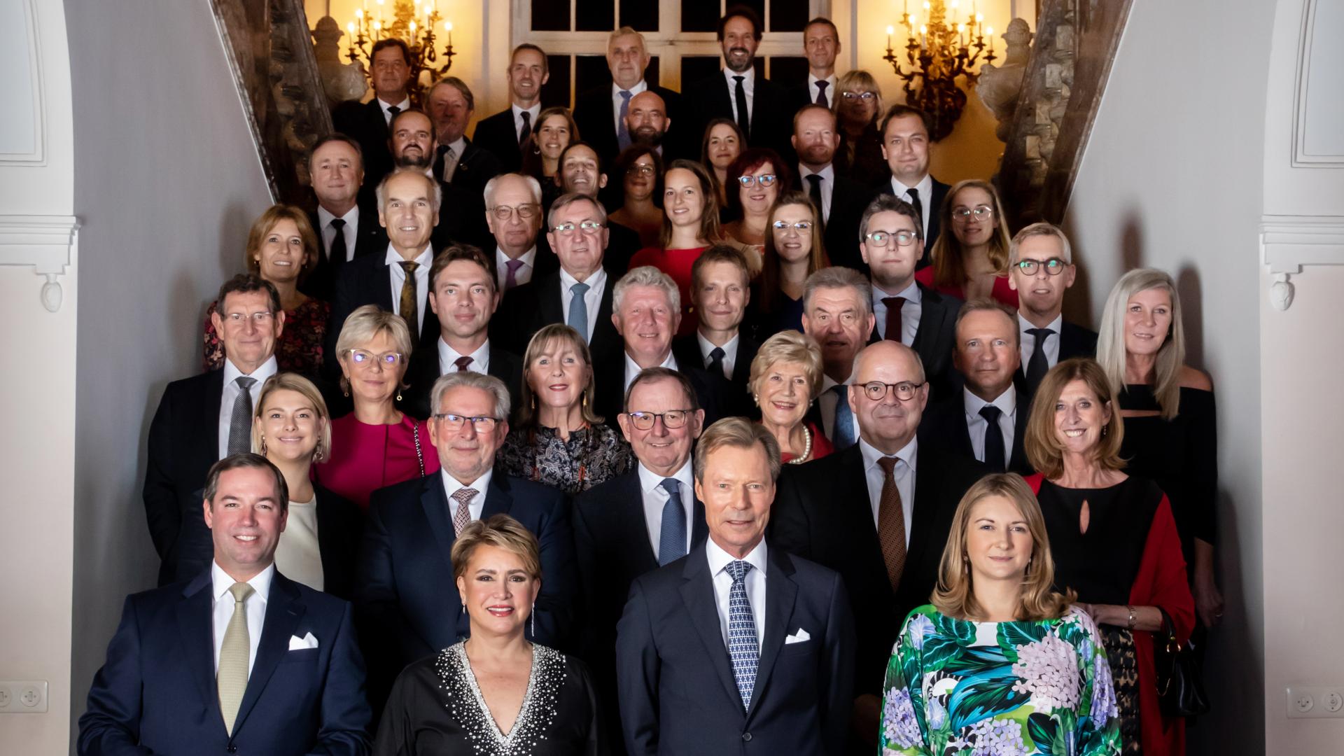 Les députés conviés au Château de Berg pour le traditionnel dîner institutionnel. © Maison du Grand-Duc/Sophie Margue (25.10.2022)