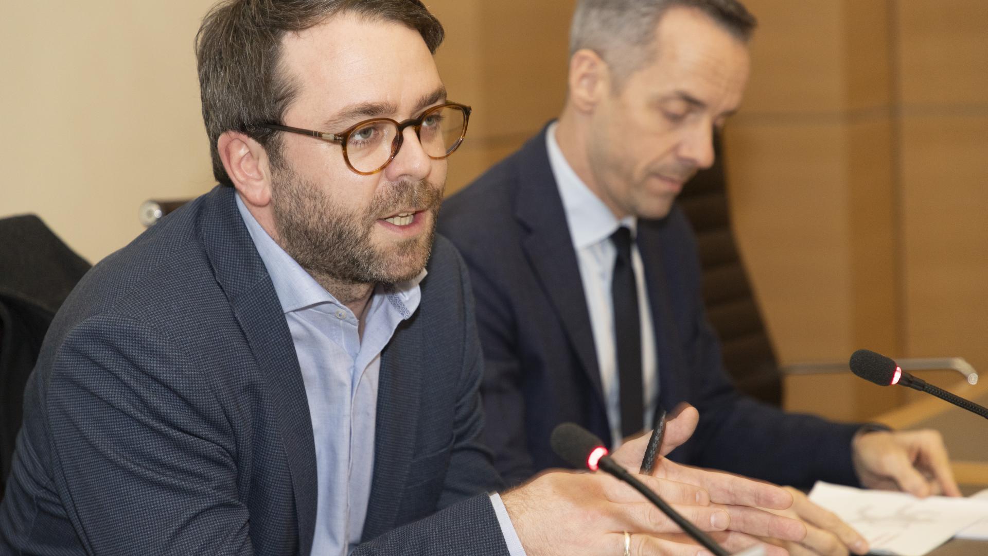 Charel Weiler, Président de la Commission des Sports, et le Ministre Georges Mischo.