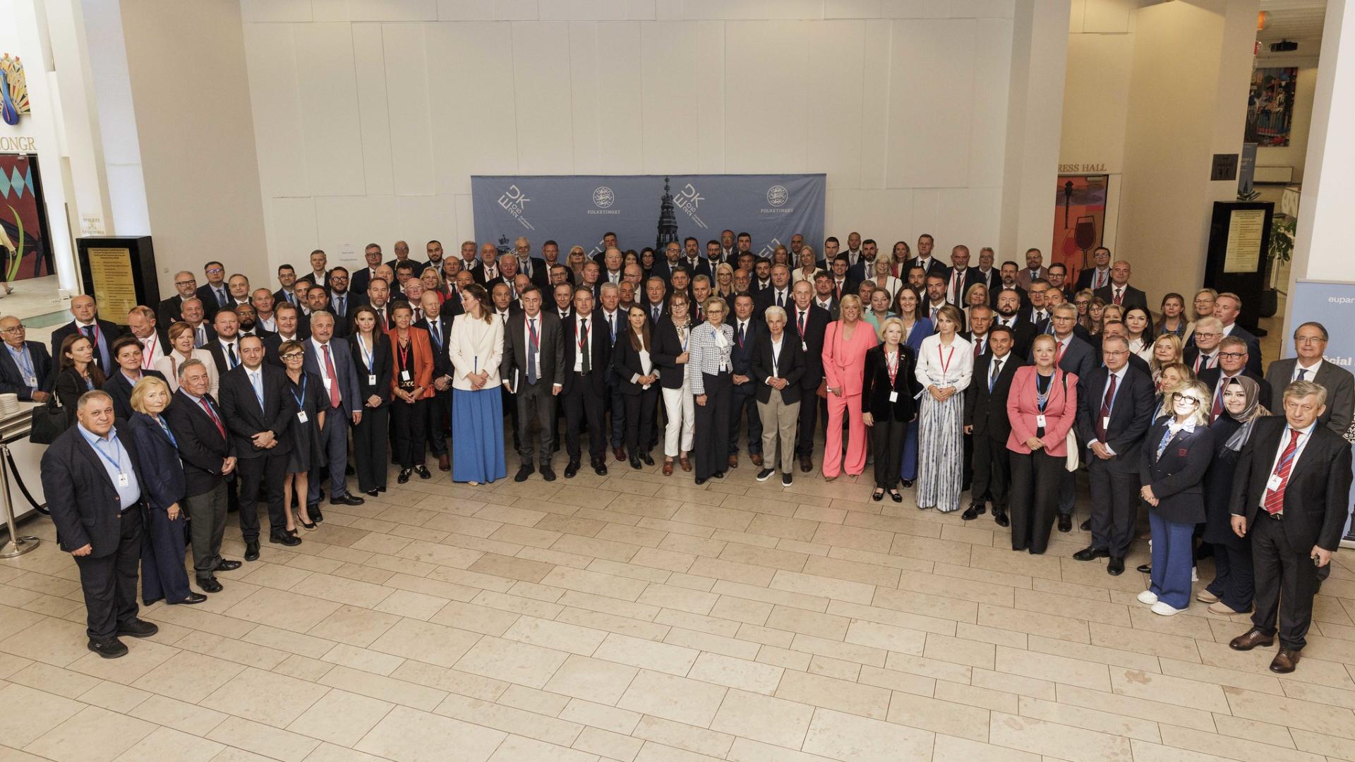 Les participants de la 27ème Conférence sur la PESC/PSDC réunis à Copenhague.
